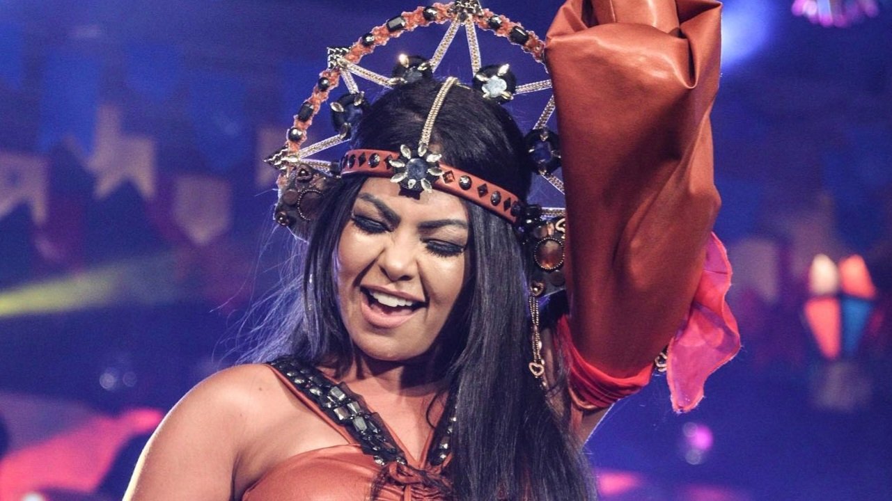 No momento, você está visualizando Morre aos 43 anos, Paulinha Abelha, artista ícone do forró eletrônico