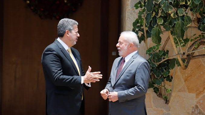 No momento, você está visualizando Congresso negocia com Lula e terá valor recorde para gastar com emendas parlamentares