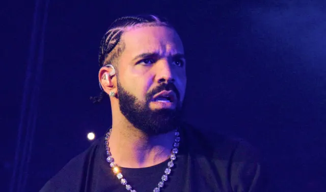 Leia mais sobre o artigo Desprezo pelo Brasil, e muita frescura: motivos que levaram Drake a cancelar o show no Lollapalooza
