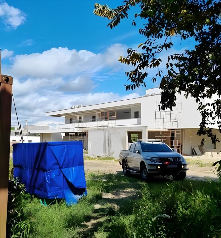 Leia mais sobre o artigo Furto de energia em mansão prejudica fornecimento a moradores do Tarumã