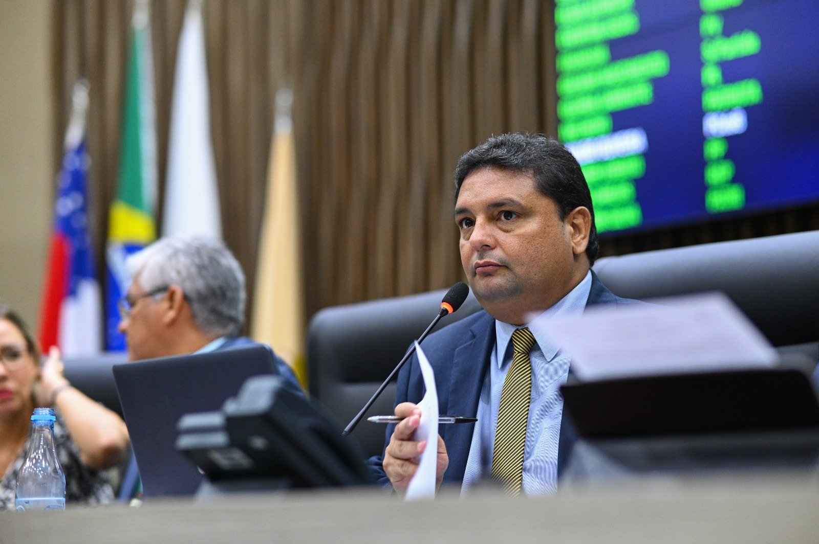 No momento, você está visualizando Na gestão Caio André, CMM faz ‘reparação histórica’ ao tramitar Projeto que iguala salário-base ao valor do mínimo de R$ 1.320