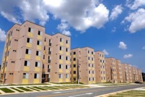 Leia mais sobre o artigo Incrições abertas: Prefeitura vai atender 17 mil famílias de Manaus com casa própria