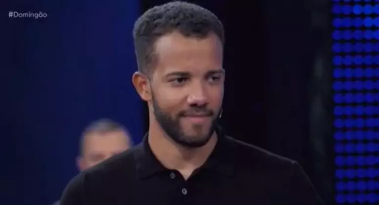 No momento, você está visualizando Brasileiro graduado em Harvard não aceita ajuda e erra pergunta do milhão no “Domingão”