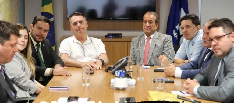 Leia mais sobre o artigo Lideranças da direira amazonense se reúnem com Jair Bolsonaro de olho em 2024