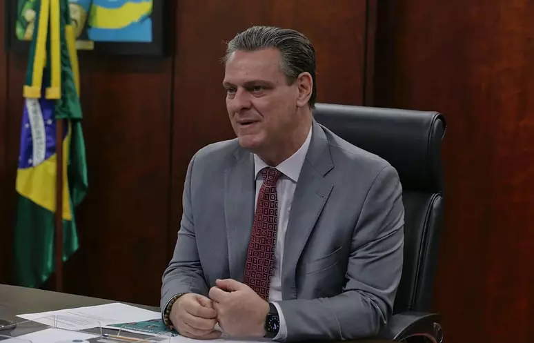 No momento, você está visualizando Ministro da Agricultura apoia boicote de fornecedores de carne ao Carrefour: ‘Feliz com a atitude’