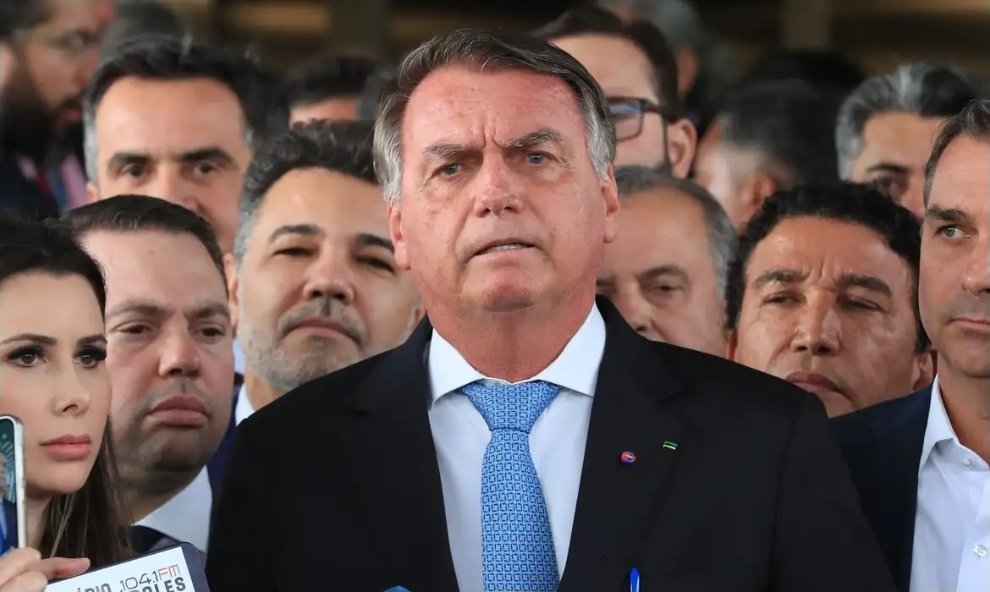 No momento, você está visualizando STF inicia julgamento que pode resultar em mais de 30 anos de prisão para Bolsonaro
