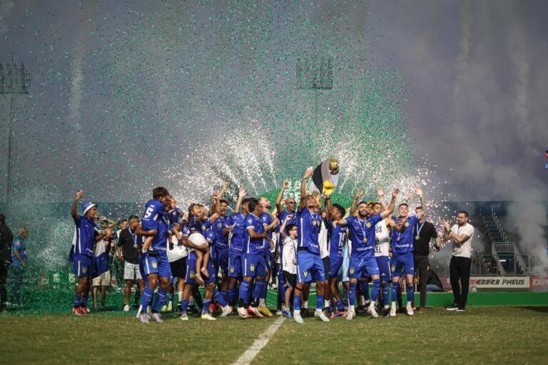 Leia mais sobre o artigo Nacional vence o Amazonas por 2 a 1 e conquista o título do Campeonato Amazonense